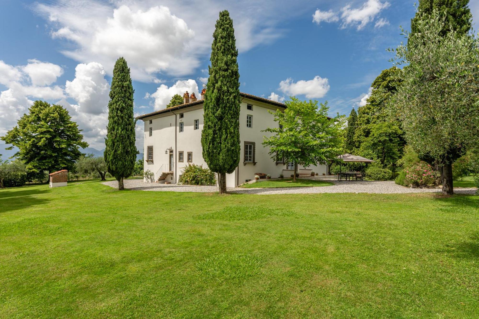 Agriturismo Mansi Bernardini ลุคคา ภายนอก รูปภาพ